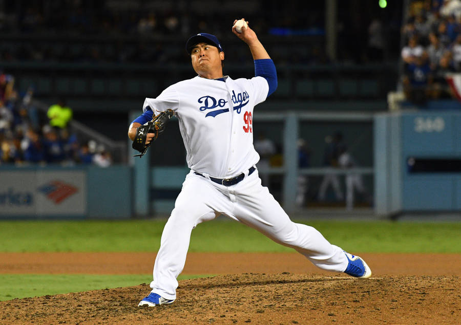 Hyun Jin Ryu About To Throw Wallpaper