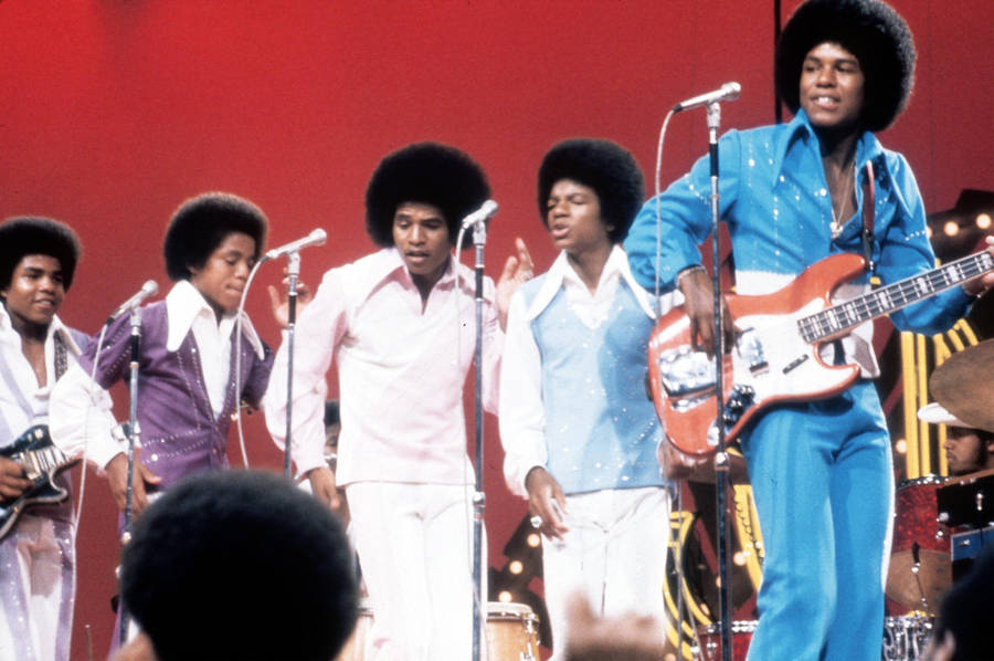 Iconic Jackson 5 In Concert Wallpaper