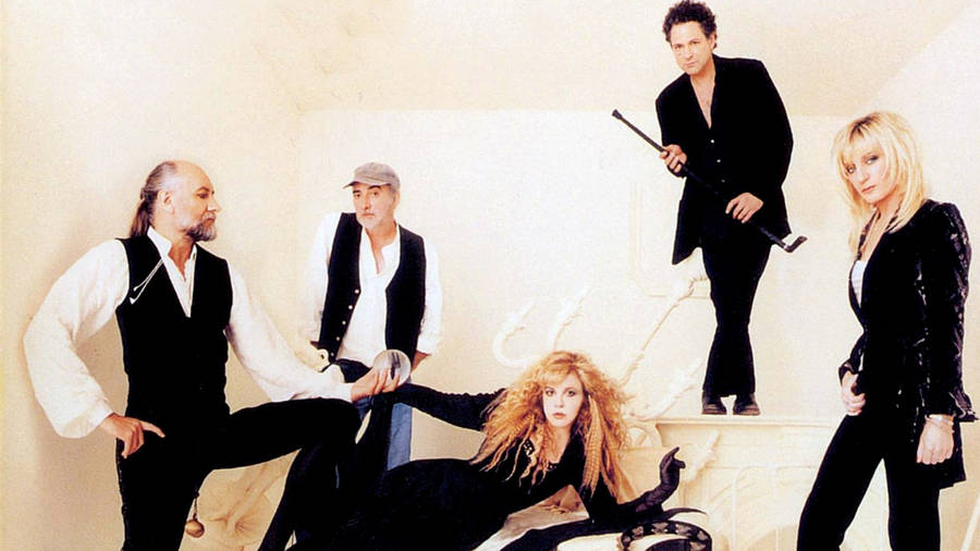 Iconic Shot Of Fleetwood Mac In Monochrome Attire Wallpaper