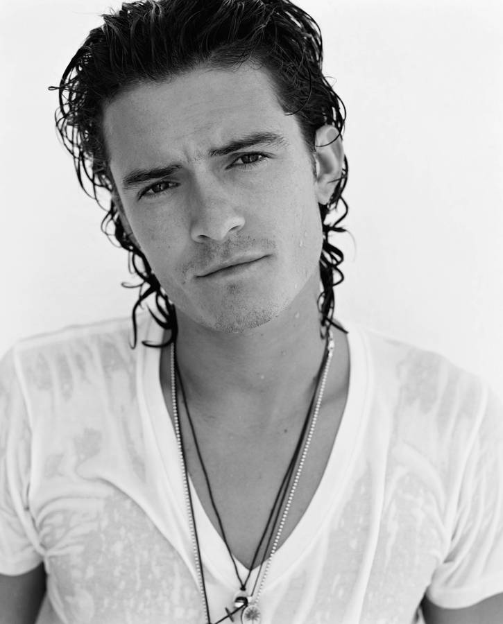 Iconic Wet Celebrity Look Orlando Bloom Wallpaper