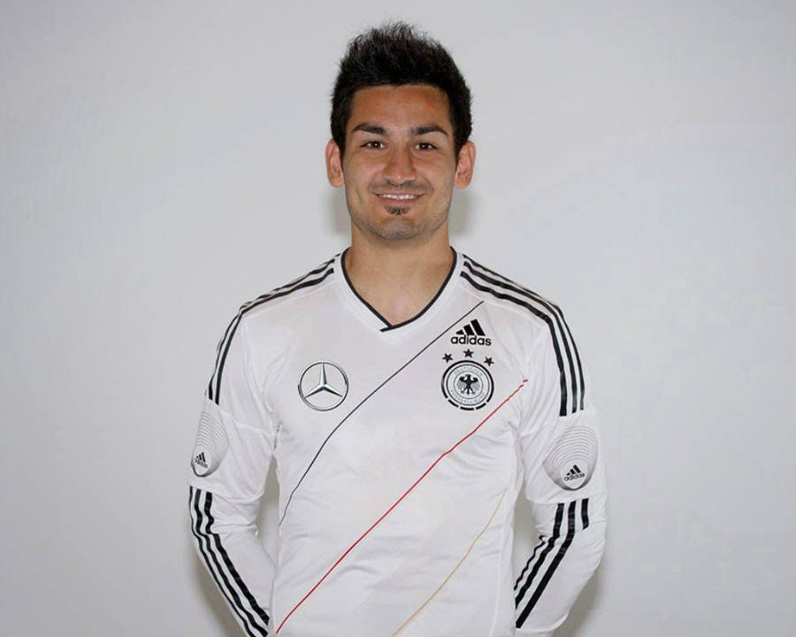 Ilkay Gundogan White Sweater White Background Wallpaper