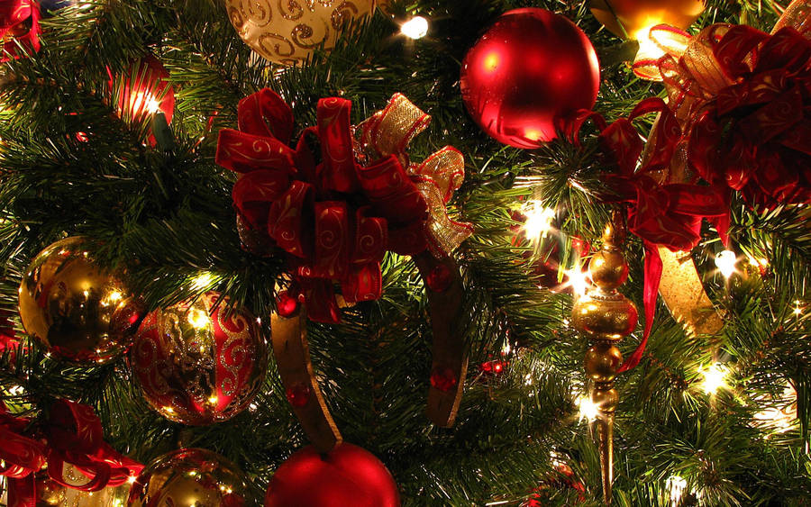 Illuminate Your Christmas With Elegant Lights Wallpaper