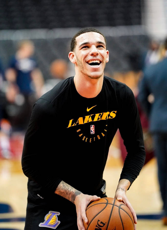 Illuminating Lonzo Ball Smiling Wallpaper