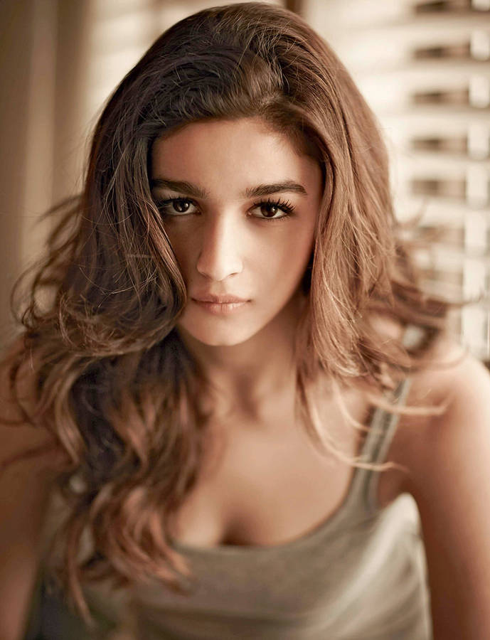 Indian Girl British Actress Alia Bhatt Wallpaper