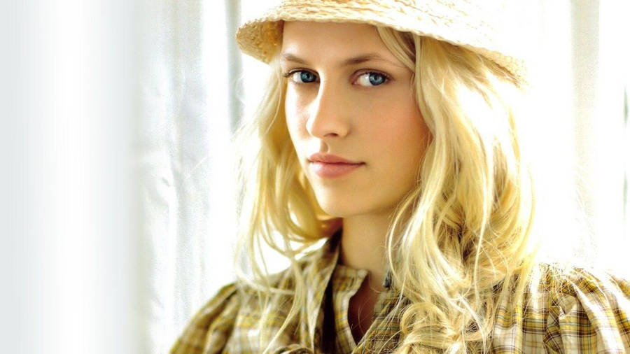 Innocent Looking Teresa Palmer Wallpaper