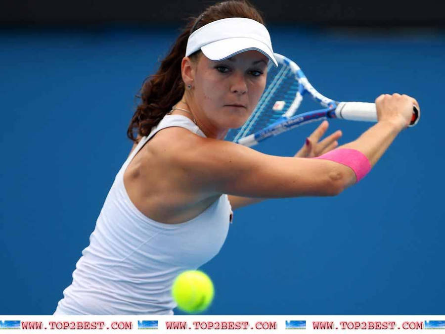 Intense Focus - Agnieszka Radwanska In Action Wallpaper