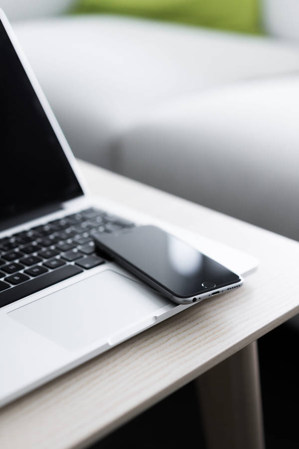 Iphone Desk With Macbook Wallpaper