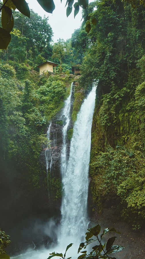 Iphone Waterfall Screensaver Theme Wallpaper