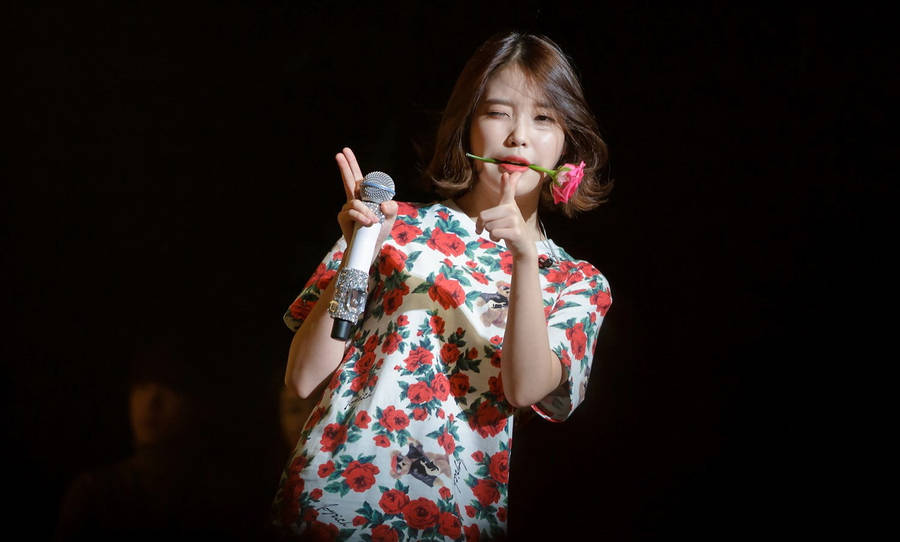 Iu In Floral Shirt Wallpaper