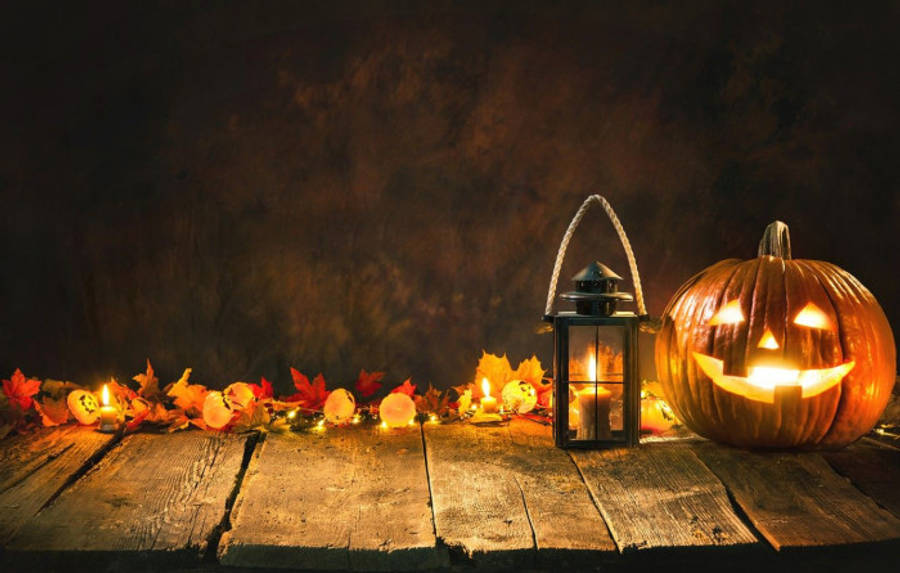 Jack O'lantern On Bridge Fall Halloween Wallpaper