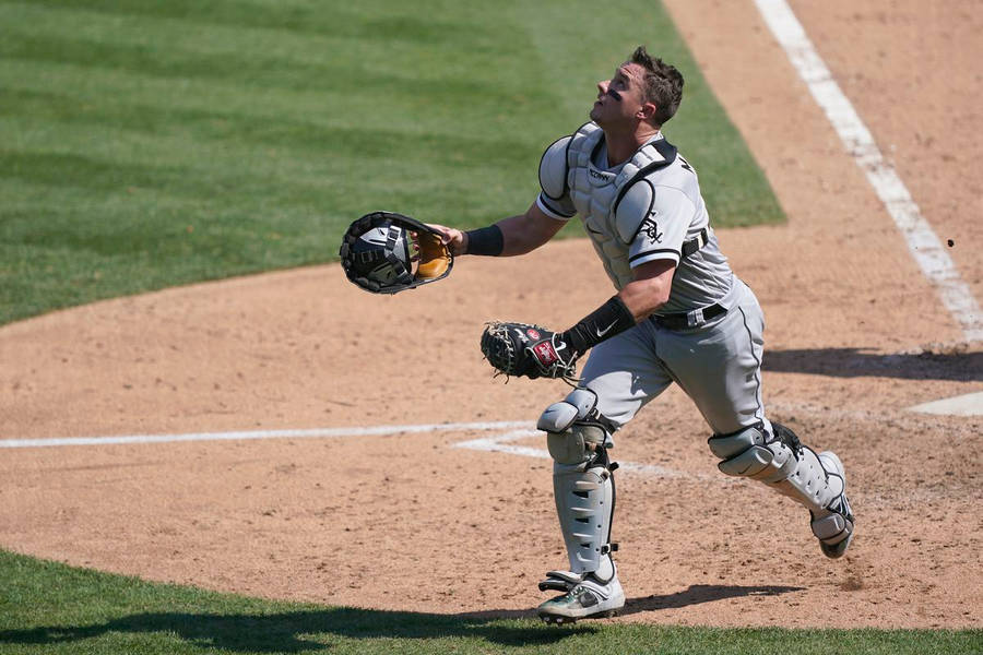 James Mccann Eyes On The Ball Wallpaper