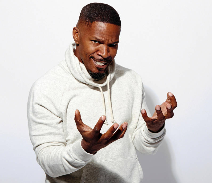 Jamie Foxx Comedic Photoshoot Wallpaper