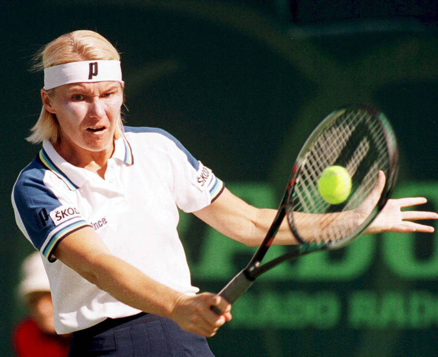 Jana Novotna Hit Tennis Ball Wallpaper