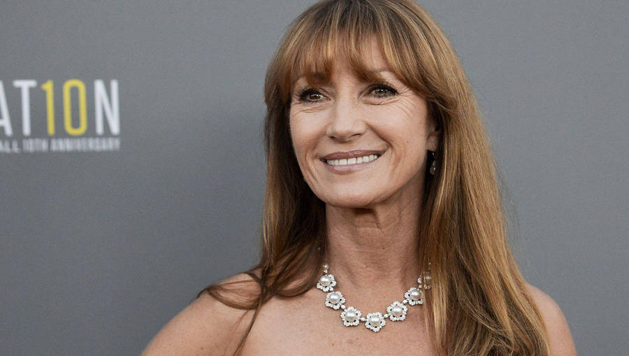 Jane Seymour Wearing A Statement Necklace Wallpaper