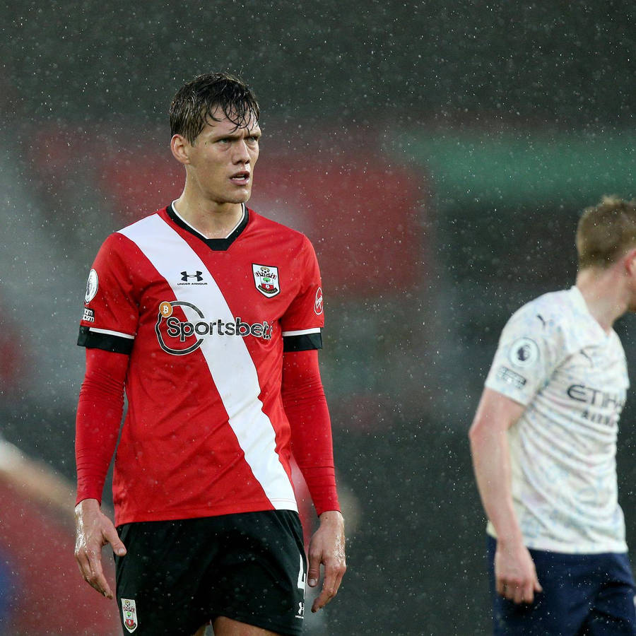 Jannik Vestergaard During Rainy Game Wallpaper