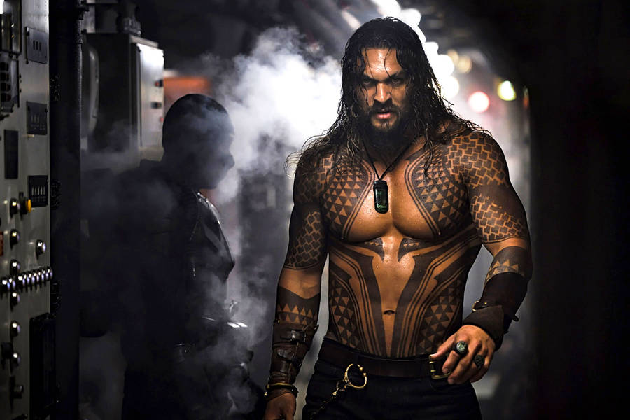 Jason Momoa Aquaman On Ship Wallpaper