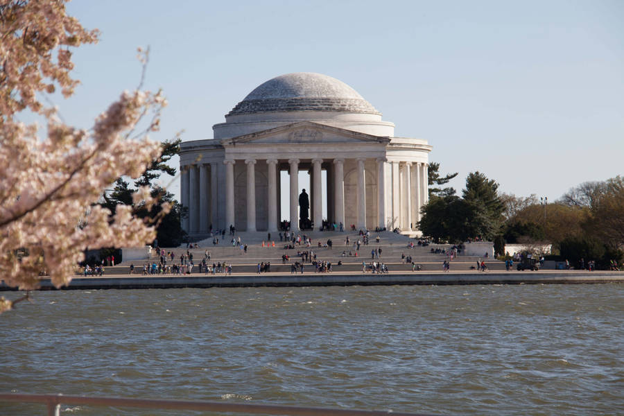 Jefferson Memorial Busy Day Wallpaper