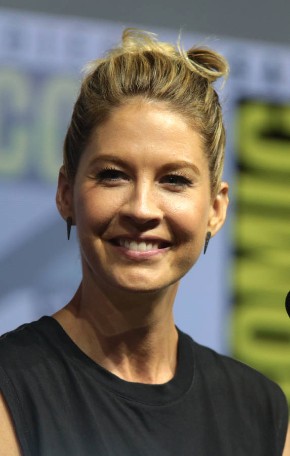 Jenna Elfman Comic Con 2018 Wallpaper