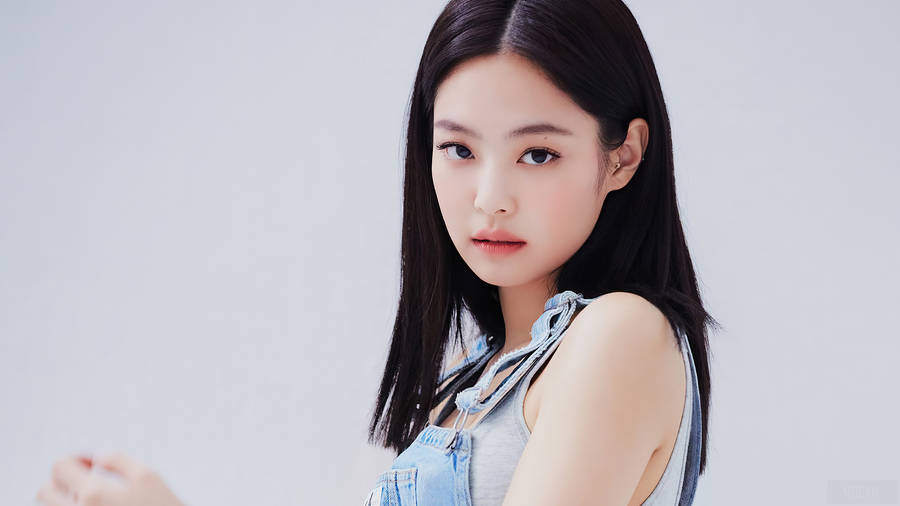 Jennie Wearing Calvin Klein Wallpaper