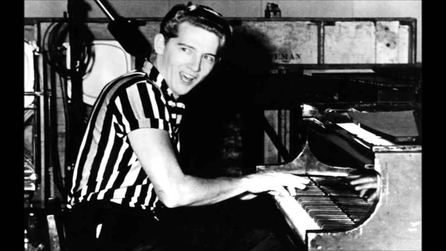 Jerry Lee Lewis Singing Gleefully Wallpaper