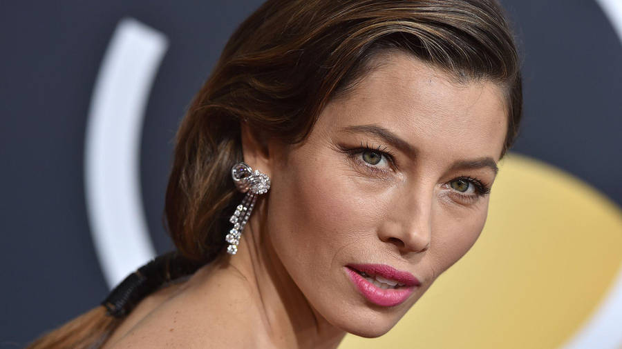 Jessica Biel 2018 Golden Globes Red Carpet Wallpaper