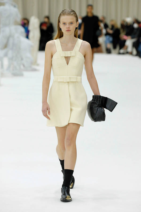 Jil Sander Sleeveless Dress Wallpaper