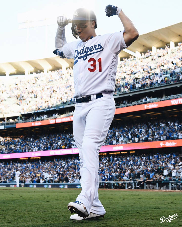 Joc Pederson Flexing His Biceps Wallpaper