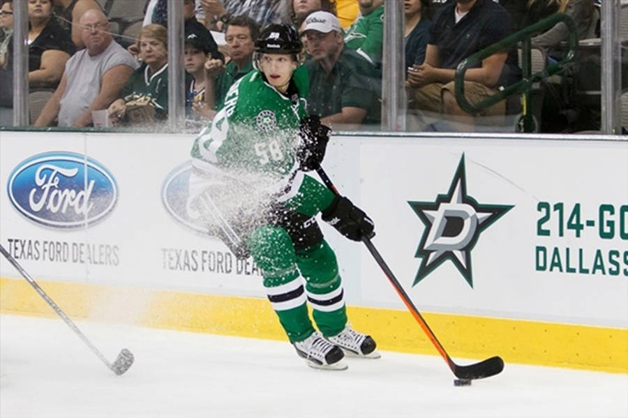 John Klingberg Splashing Photo Poster Wallpaper