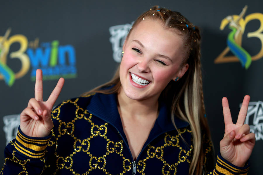 Jojo Siwa Laughing Image Wallpaper