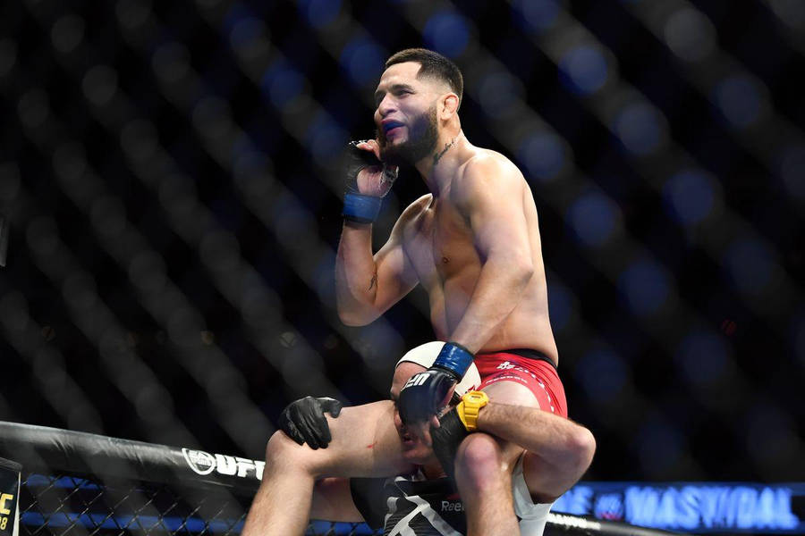 Jorge Masvidal On Shoulders Wallpaper