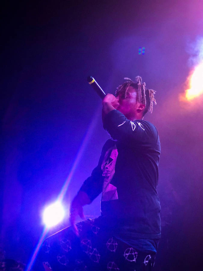 Juice Wrld Performing On Stage Wallpaper