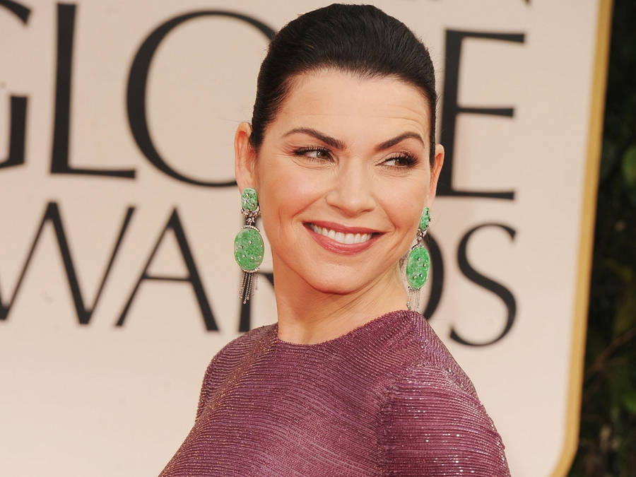 Julianna Margulies In Voguish Earrings Wallpaper