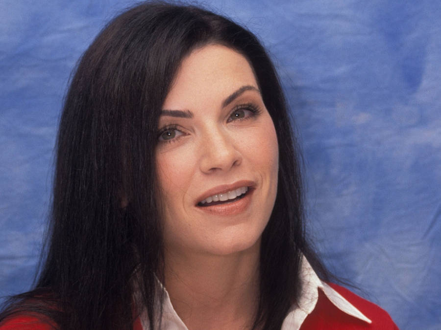 Julianna Margulies Natural Face Wallpaper