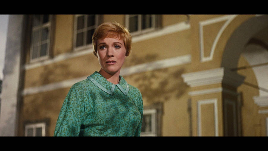 Julie Andrews As Maria Wallpaper