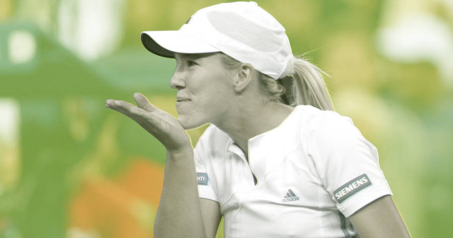 Justine Henin Blowing Kisses Wallpaper