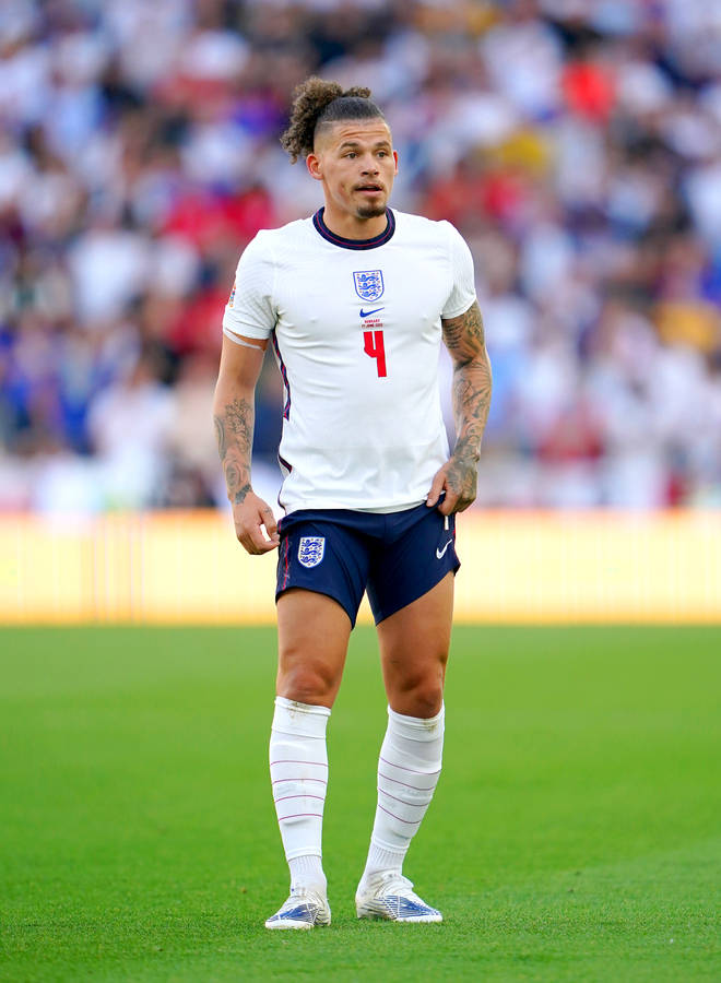 Kalvin Phillips Pulling Up Shorts Wallpaper