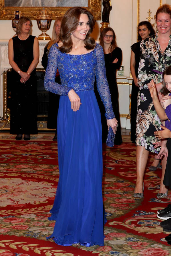 Kate Middleton In Blue Lace Dress Wallpaper