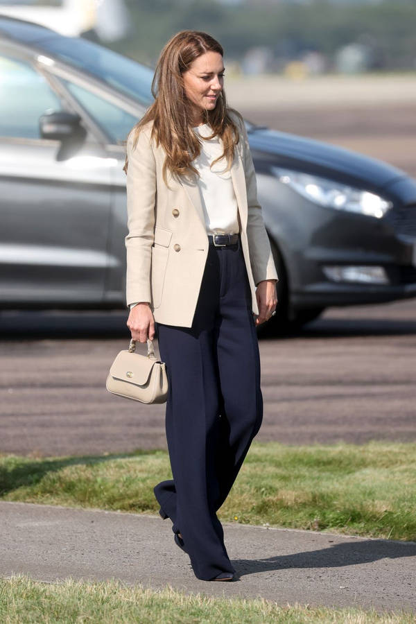 Kate Middleton Reiss Blazer Wallpaper