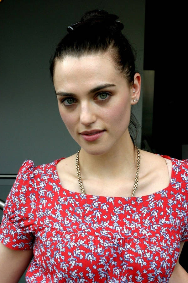 Katie Mcgrath Floral Portrait Wallpaper