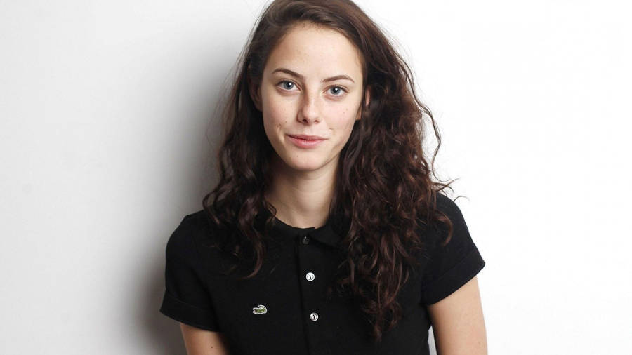 Kaya Scodelario Genuine Smile Wallpaper