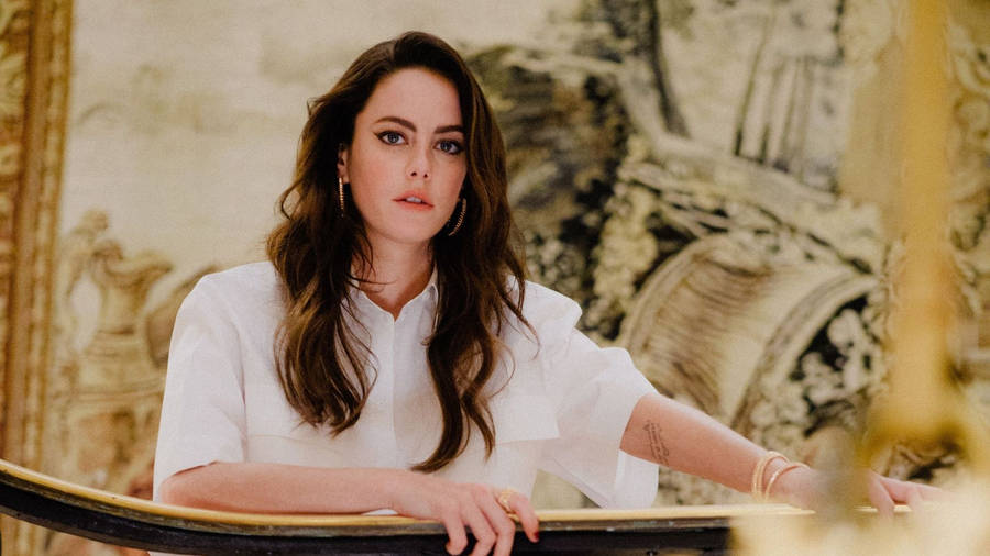 Kaya Scodelario Near The Painting Wallpaper