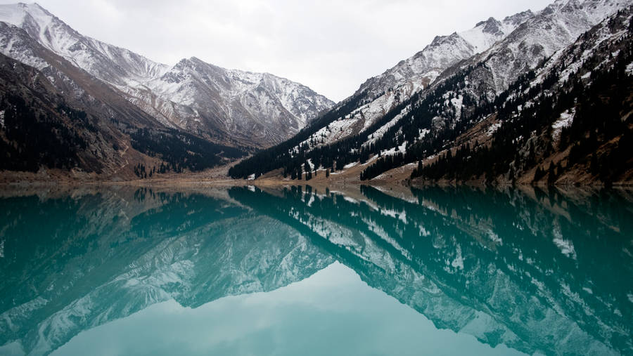 Kazakhstan Pristine Lake Wallpaper