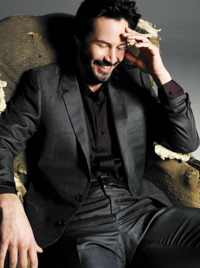 Keanu Reeves All Black Candid Wallpaper