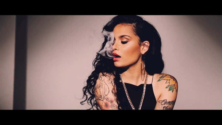 Kehlani Shares A Heartwarming Smile Wallpaper