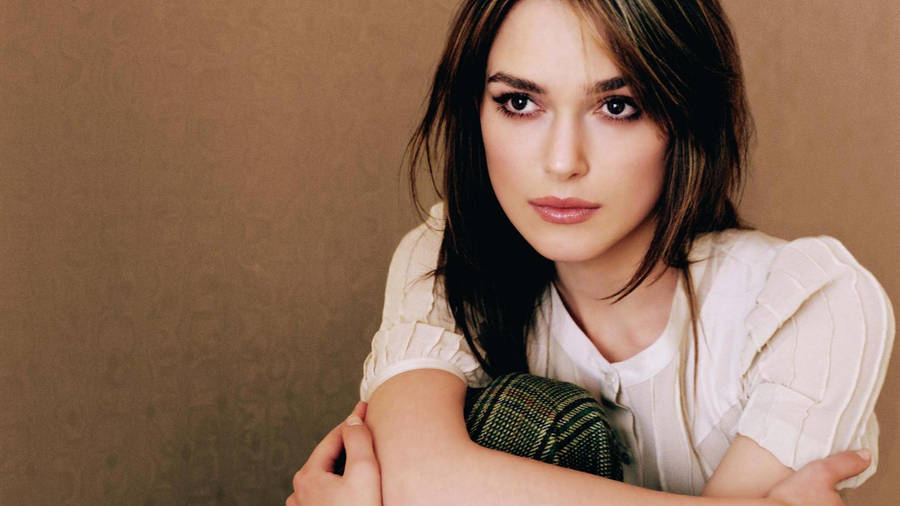 Keira Knightley Contemplation Pose Wallpaper