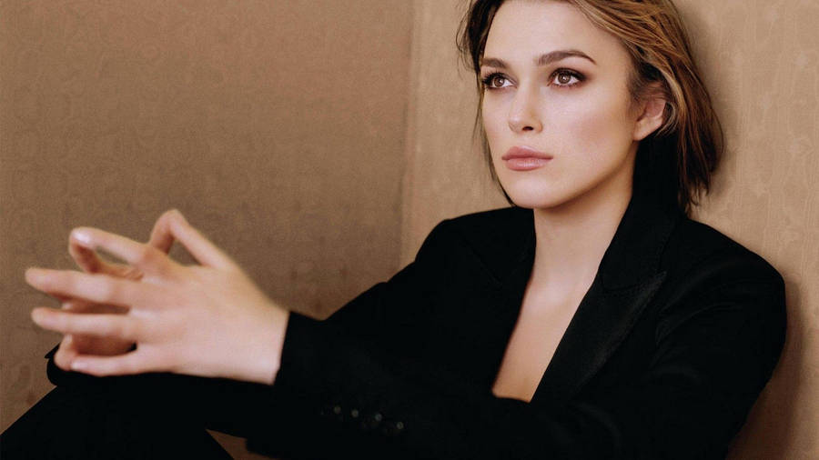 Keira Knightley Short Hair Wallpaper