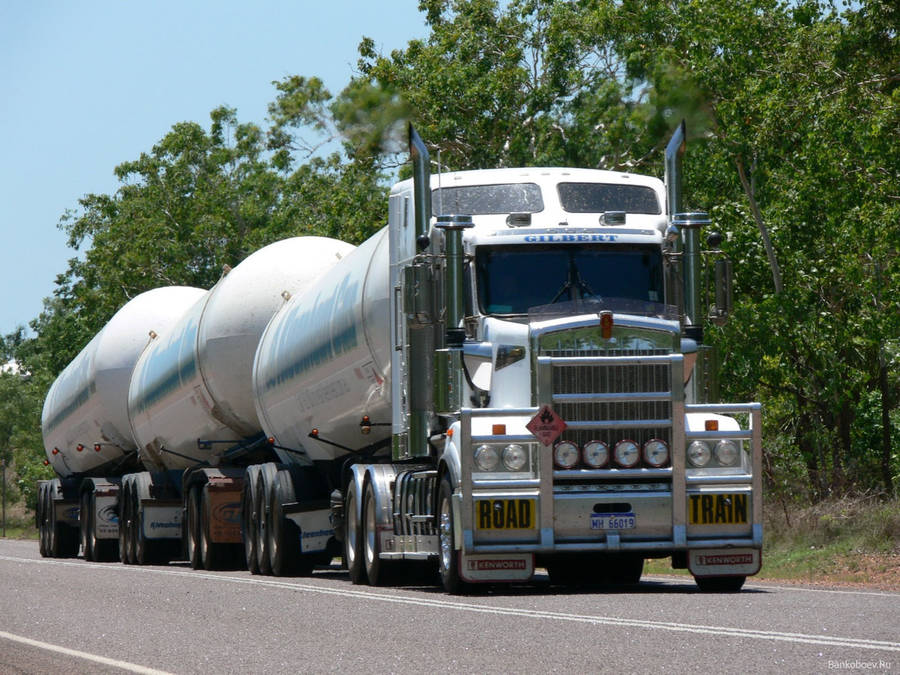 Kenworth W900 Road Train Wallpaper