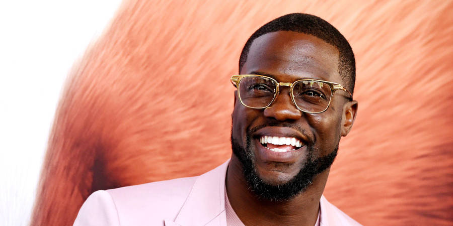 Kevin Hart Wearing Eyeglasses Wallpaper