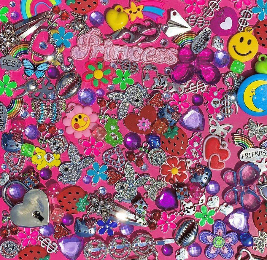 Kidcore Beads And Pendants Wallpaper