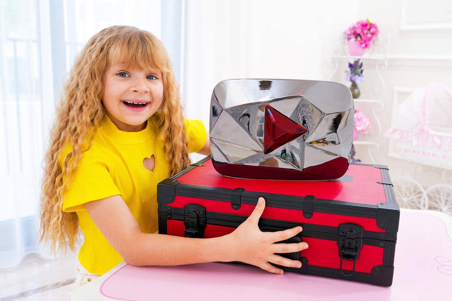 Kids Diana Show Red Diamond Play Button Wallpaper